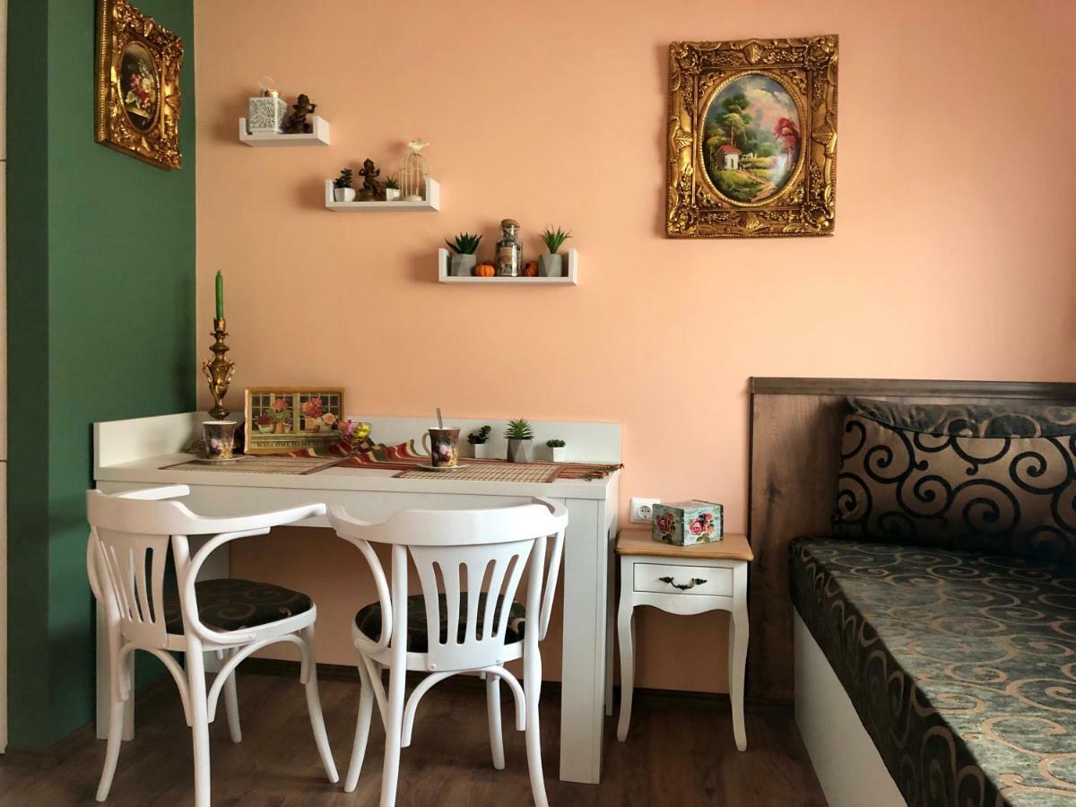 Apartment Centre